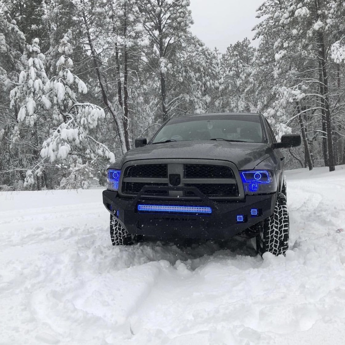 31,5 tolline RGB Halo LED-valgusriba